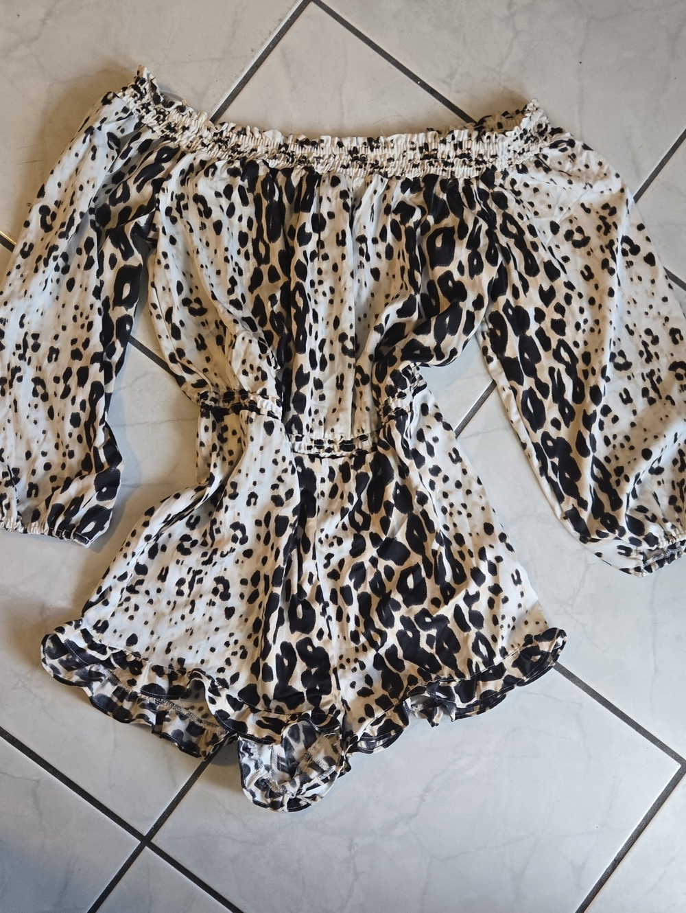 Bebe Off The Shouler Romper - Picture 2 of 6